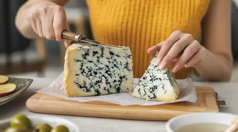 Masgonzola The Ultimate Guide to Creamy-Blue Cheese Fusion